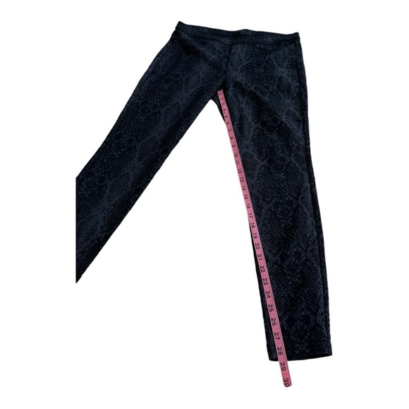HUE | Essential Denim | Snake Print Brocade Fabric Pants - Size Large - Picture 7 of 9
